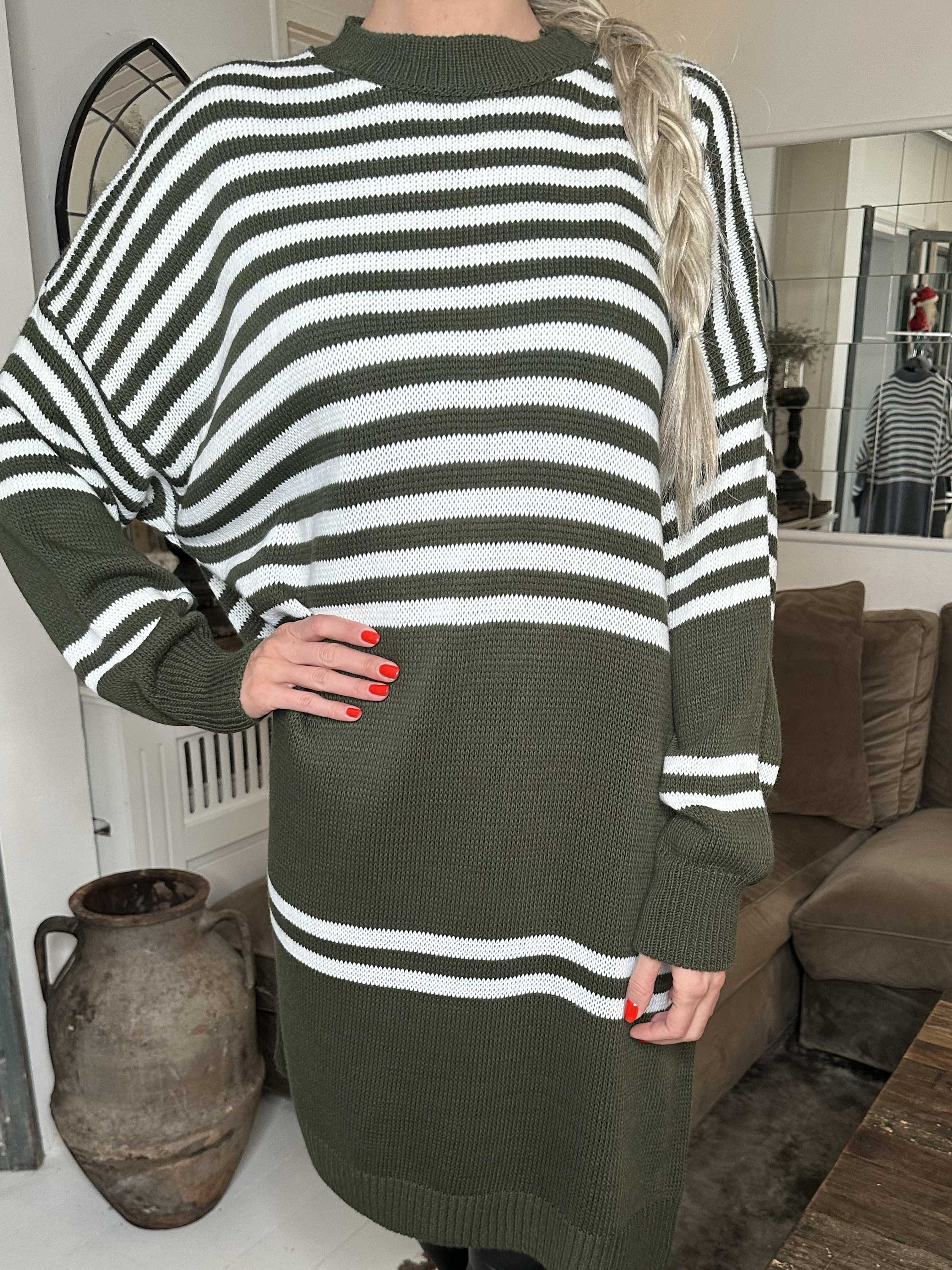 Julietta - Strikkjole med striber